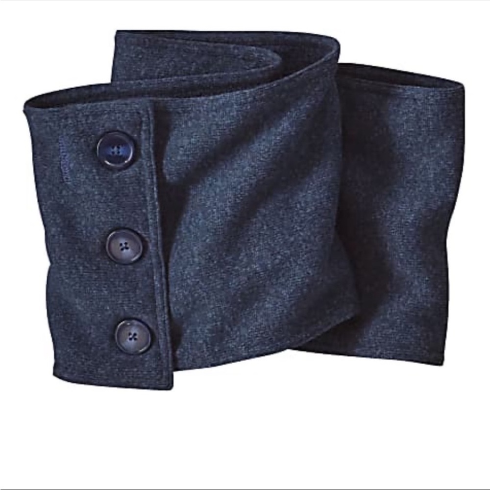 Patagonia Women’s Better Sweater Button Infinity Scarf